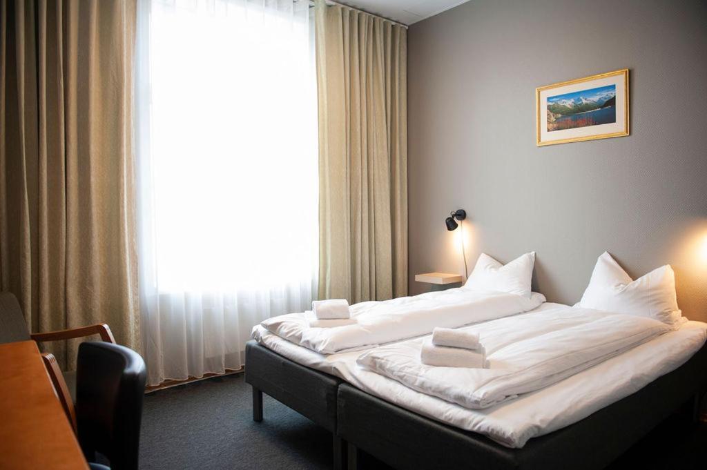Henriks Hotell Skien Eksteriør billede