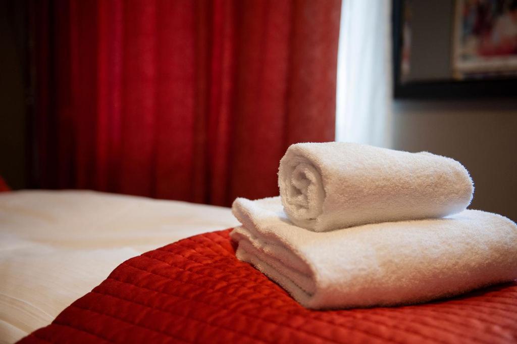 Henriks Hotell Skien Eksteriør billede