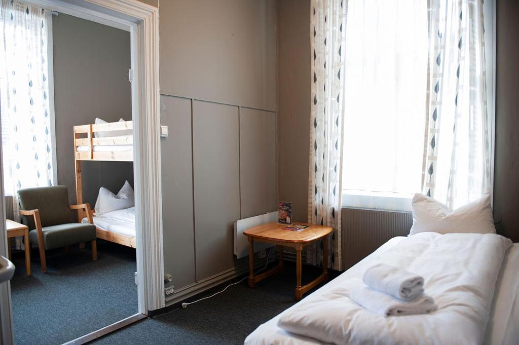 Henriks Hotell Skien Værelse billede